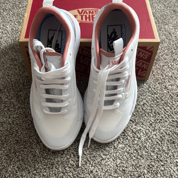 Vans White and Pink Low-Top Sneakers, women’s size 6 - Picture 2 of 4